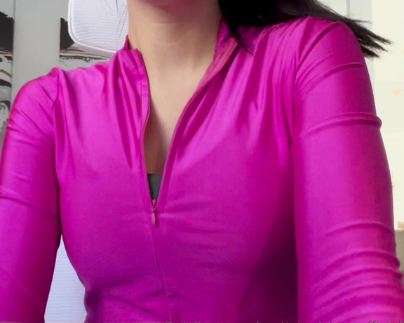 Pretty in Pink aka Prettyinpinkxoxofficial OnlyFans - How guys at work imagine our zoom calls going
