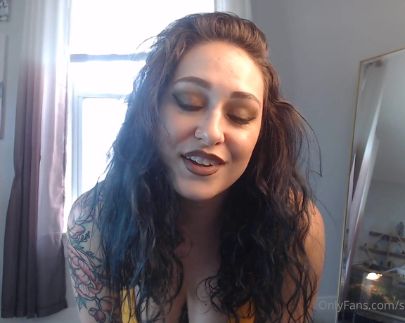 Goddess Sara aka Saradoesscience OnlyFans - On the theme of weird and crazy kinks watch jungle Sara get eaten by a mesmerizing snake Full discl