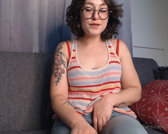 Goddess Sara aka Saradoesscience OnlyFans - Oh you noticed the bulge in my pants Wellare you gonna suck my girldick or not