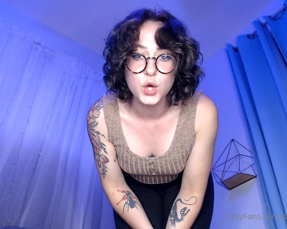 Goddess Sara aka Saradoesscience OnlyFans - You dirty fucking pervert! You were in here watching porn of other girls Dont you know Im the only