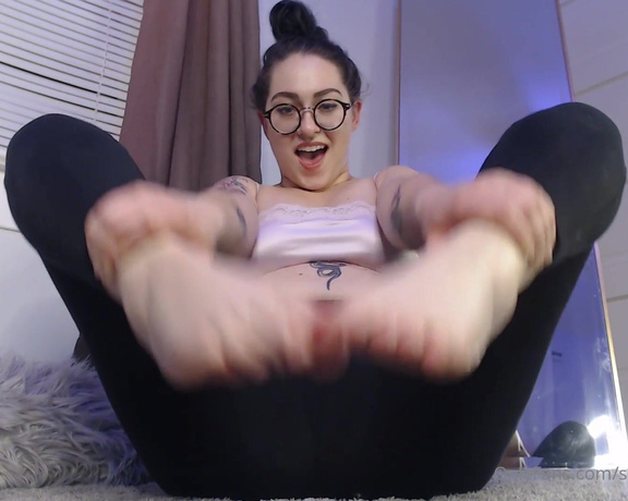 Goddess Sara aka Saradoesscience OnlyFans - I want you to take these stinky socks and jerk off with them Smell my delicious sweaty feet as you