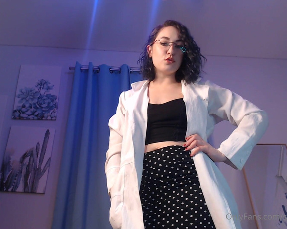 Goddess Sara aka Saradoesscience OnlyFans - Dr Mommy needs to give you a physical exam I hope you dont mind me using my strap on to milk your