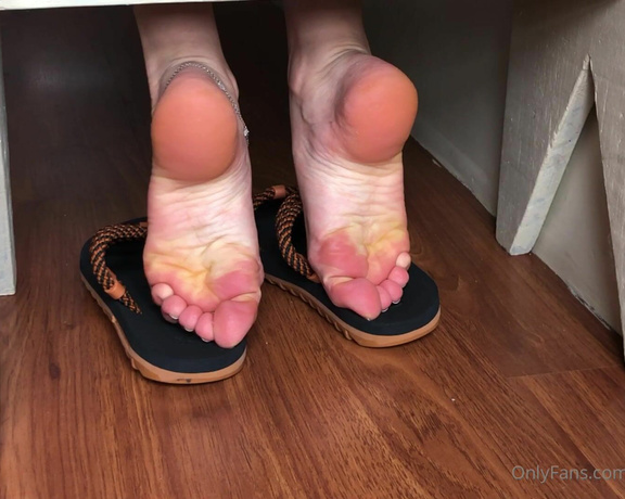 Pezinhos da Amora aka Amorafeetofc OnlyFans - Deep wrinkles for you