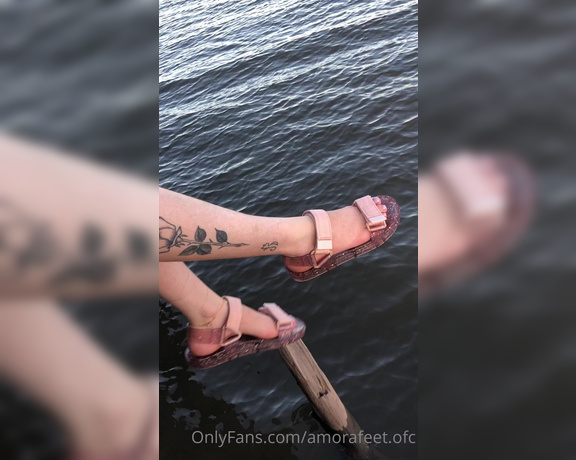 Pezinhos da Amora aka Amorafeetofc OnlyFans - Shoeplay with a lake view