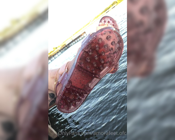 Pezinhos da Amora aka Amorafeetofc OnlyFans - Shoeplay with a lake view