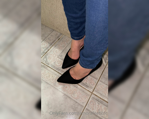 Pezinhos da Amora aka Amorafeetofc OnlyFans - High heels footjob, you gays ask me so much so here is I hope you like it 2