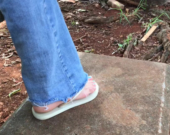 Pezinhos da Amora aka Amorafeetofc OnlyFans - Havaianas