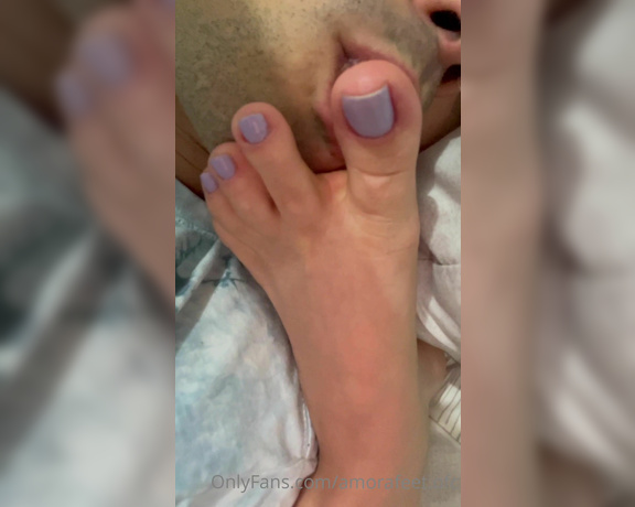 Pezinhos da Amora aka Amorafeetofc OnlyFans - Feet in his face @mjaime27