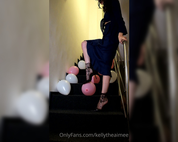 Aimee Kelly aka Kellytheaimee OnlyFans - Balloons, feet and party