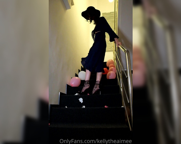 Aimee Kelly aka Kellytheaimee OnlyFans - Balloons, feet and party