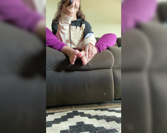 Capri aka Capritoes OnlyFans - Hanging out on my couch showing off my feet and ass happy holidays