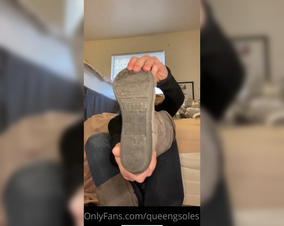 Gia Marie aka Queengsoles OnlyFans - Smelly feet boot removal
