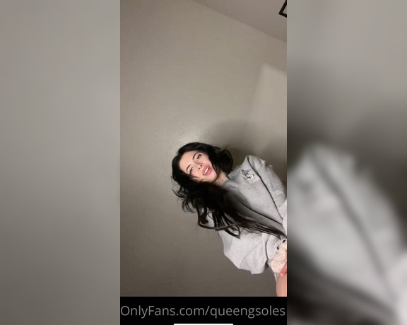 Gia Marie aka Queengsoles OnlyFans - Giantess enjoys Footcrush