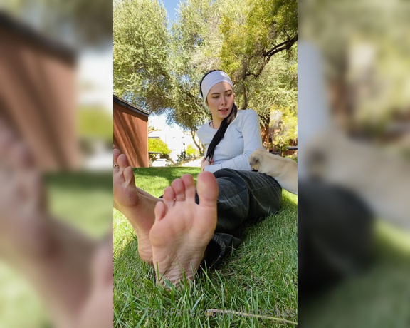 Gia Marie aka Queengsoles OnlyFans - Soles in the grass