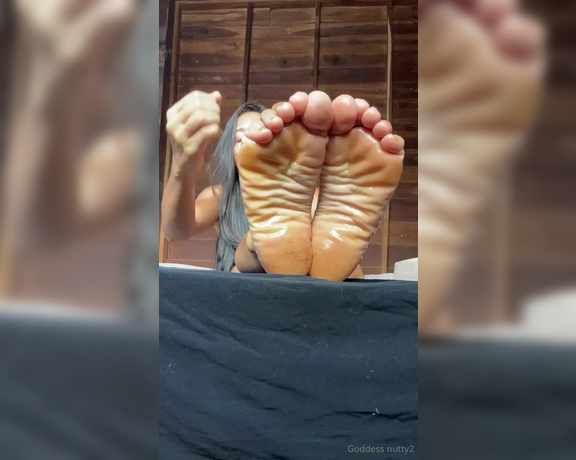 Goddess aka Goddessnutty2 OnlyFans - Rub on my soles and then cum for