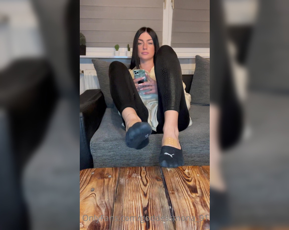 Goddess Mona aka Goddessmona_91 OnlyFans - Puma Pedsocks Update Igno