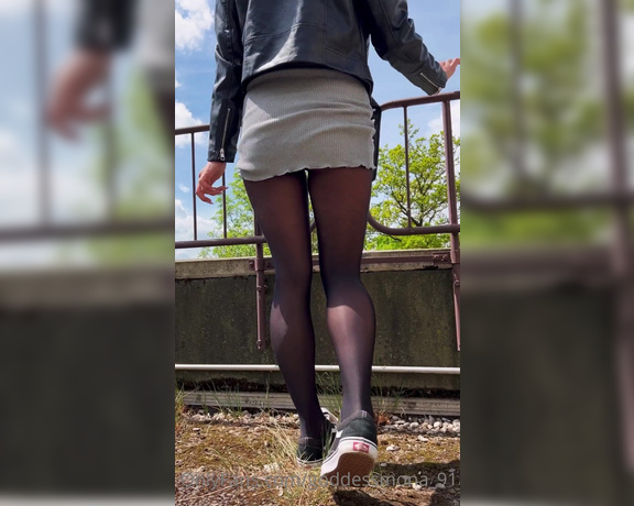 Goddess Mona aka Goddessmona_91 OnlyFans - Wie glcklich du dich schtzen darfst diese Aussicht zu genieen  Wrst du hier , wrde ich mich