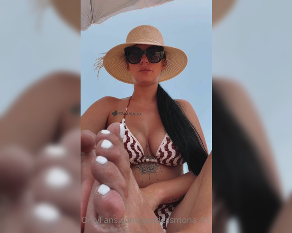 Goddess Mona aka Goddessmona_91 OnlyFans - Du und ich am Strand Dein Job ist dir bewusst Mund auf , Fu rein , lutschen !!!! You and me on the