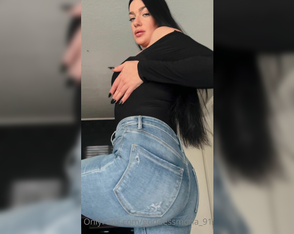 Goddess Mona aka Goddessmona_91 OnlyFans - Starten wir das Wochenende mit ein bisschen Body & Boots worship  Lets start the weekend with a