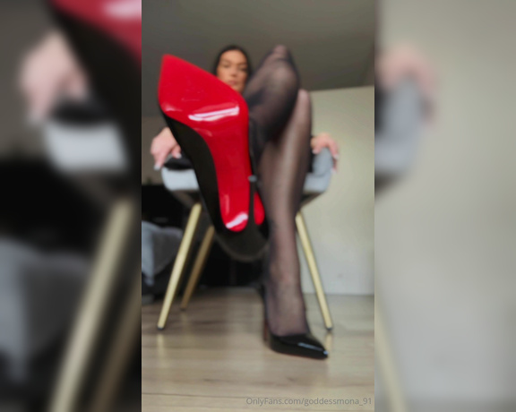 Goddess Mona aka Goddessmona_91 OnlyFans - Valentine Nylon Soles