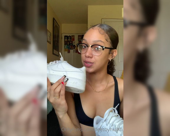 Goddess niah aka Niahnastyyfeet OnlyFans - Shoe removal joi & sneaker smell review 1