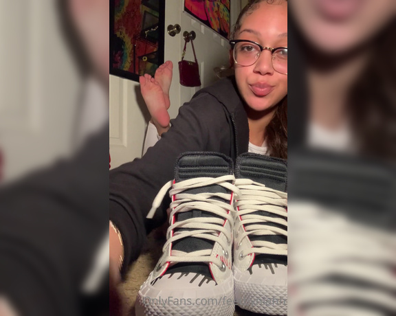 Goddess niah aka Niahnastyyfeet OnlyFans - Smelling my shoes on FaceTime with you