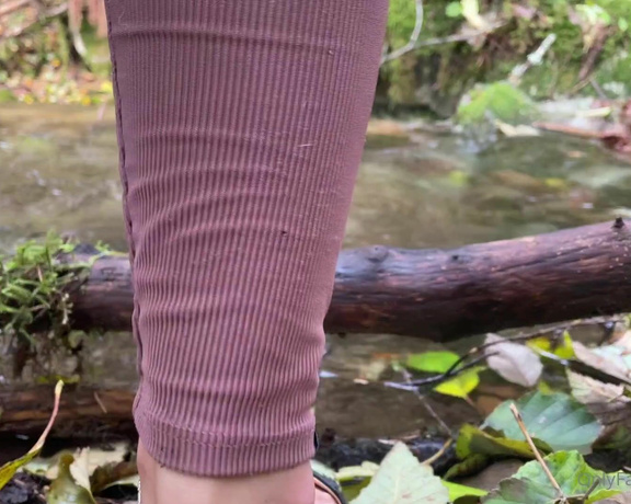 Kala Lehlani aka Lehlani OnlyFans - Cleaning my feet at the river a while ago
