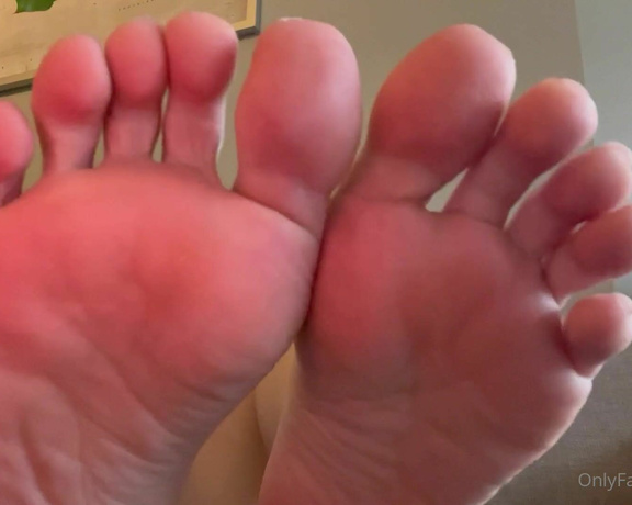 Kala Lehlani aka Lehlani OnlyFans - Could you cum to my natural feet 1