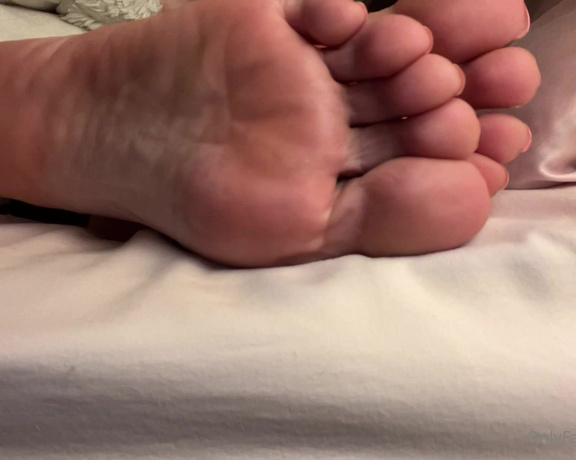 Kala Lehlani aka Lehlani OnlyFans - Good morning soft soles ready to be smushed in your face 1