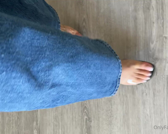 Kala Lehlani aka Lehlani OnlyFans - A little walking video  want to make more ) I’ll get help to film Gotta admit it’s hard to film