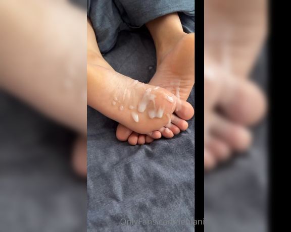 Kala Lehlani aka Lehlani OnlyFans - I was sleeping & then I felt something all over my soles