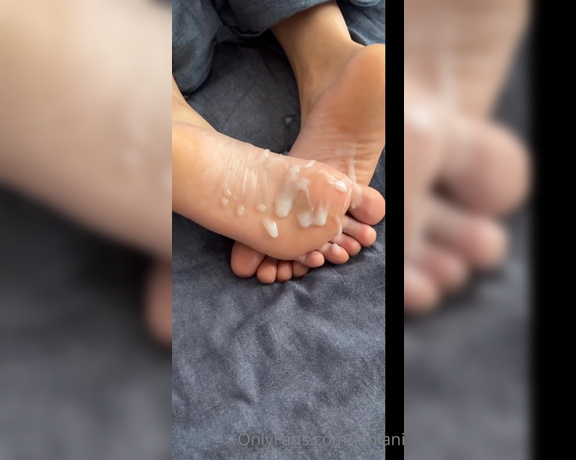 Kala Lehlani aka Lehlani OnlyFans - I was sleeping & then I felt something all over my soles