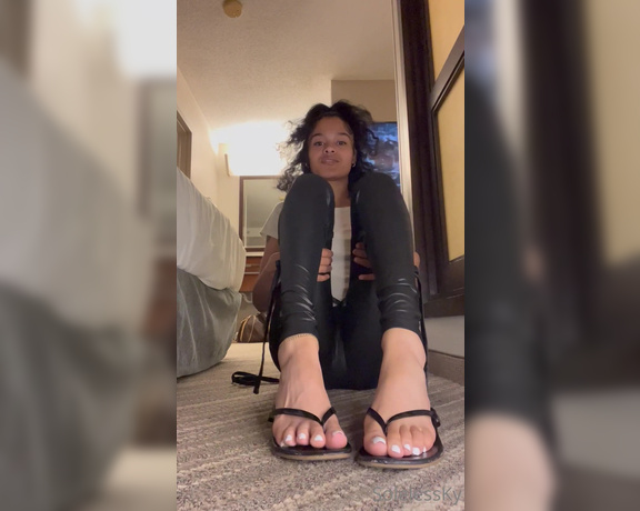 SolelessKy aka Solelessky OnlyFans - You can’t stay away from me once you hear my soles slap against your favorite flip flops