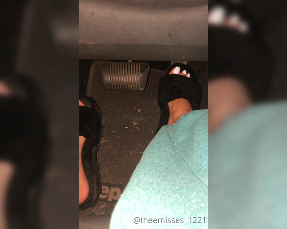 Miss Jaye aka Theemisses_1221 OnlyFans - Taking a cruise around town