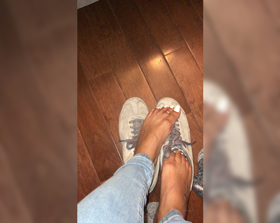 Miss Jaye aka Theemisses_1221 OnlyFans - A little shoe removal after a long day of quarantining