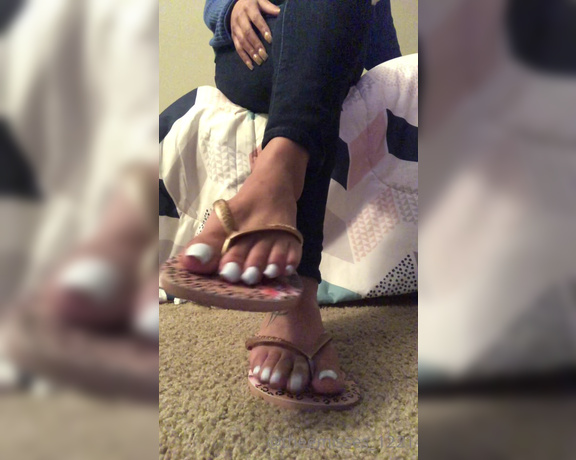 Miss Jaye aka Theemisses_1221 OnlyFans - Flip flop tease