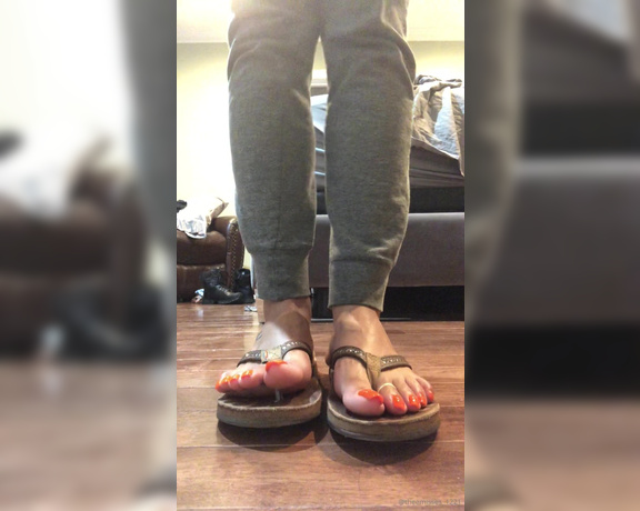 Miss Jaye aka Theemisses_1221 OnlyFans - Something about the sound of flip flops