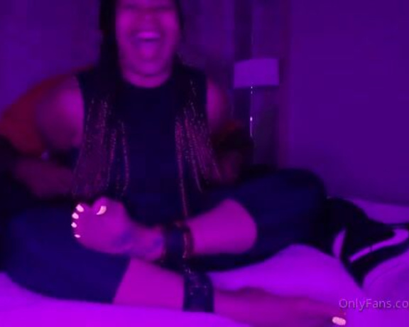 Monae aka Theemonae OnlyFans - Tickle tort w @feetandtickles843