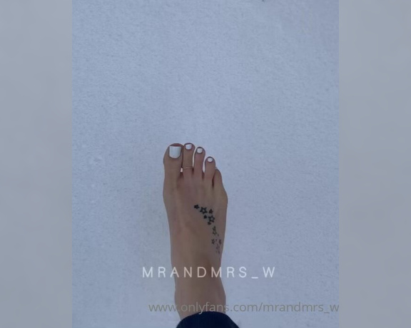 MrandMrs_W aka Mrandmrs_w OnlyFans - Pretty white toes with a glossy white pedi in fluffy white snow