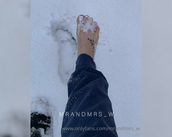 MrandMrs_W aka Mrandmrs_w OnlyFans - Pretty white toes with a glossy white pedi in fluffy white snow