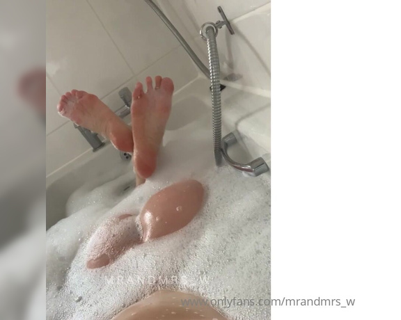 MrandMrs_W aka Mrandmrs_w OnlyFans - Booty and soles covered in bath bubbles