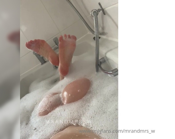 MrandMrs_W aka Mrandmrs_w OnlyFans - Booty and soles covered in bath bubbles