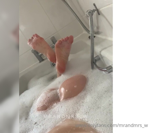 MrandMrs_W aka Mrandmrs_w OnlyFans - Booty and soles covered in bath bubbles