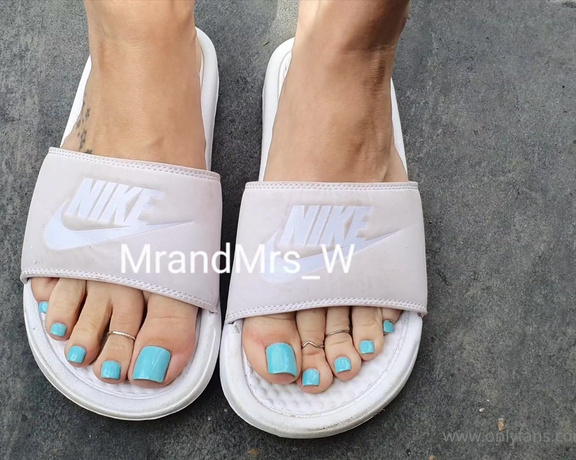 MrandMrs_W aka Mrandmrs_w OnlyFans - Video and photo set Cum worthy blue toes 1