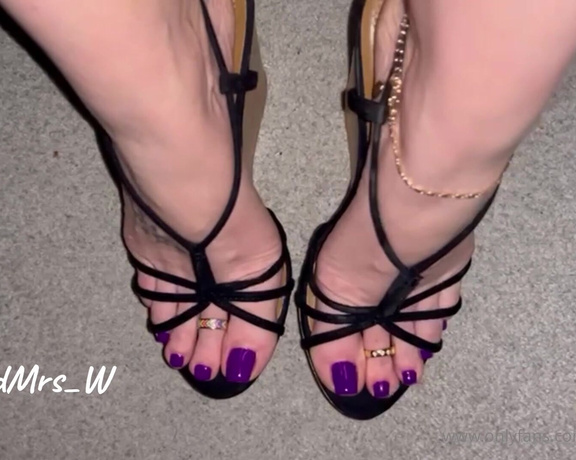 MrandMrs_W aka Mrandmrs_w OnlyFans - [Full] Sexy purple toes in heels, getting wanked to and teased until they get covered in a big thick