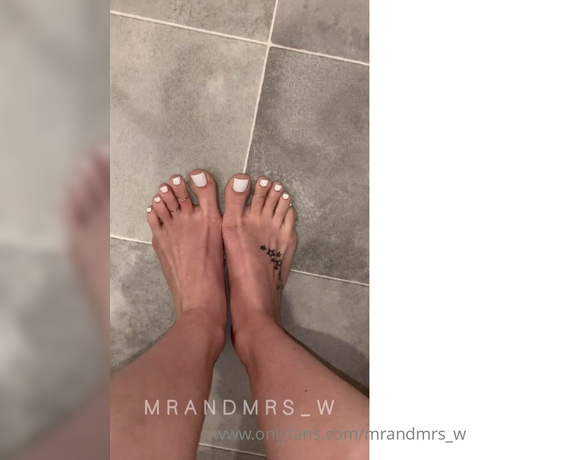 MrandMrs_W aka Mrandmrs_w OnlyFans - Posing my sexy white toes just for your pleasure