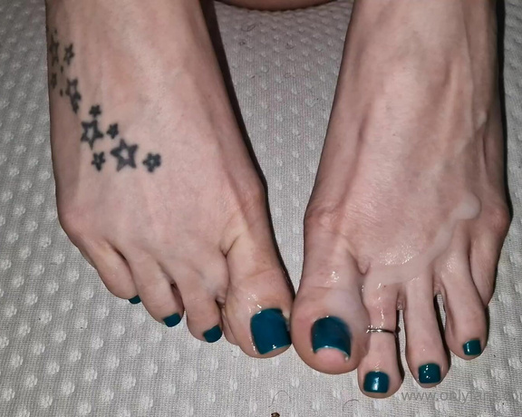 MrandMrs_W aka Mrandmrs_w OnlyFans - Frosted toes happened to quick to catch the full clip But the aftermath for you all