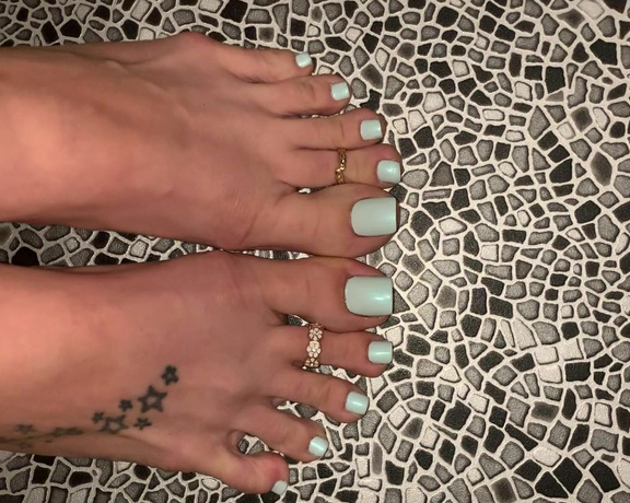 MrandMrs_W aka Mrandmrs_w OnlyFans - Who likes my new mermaid polish