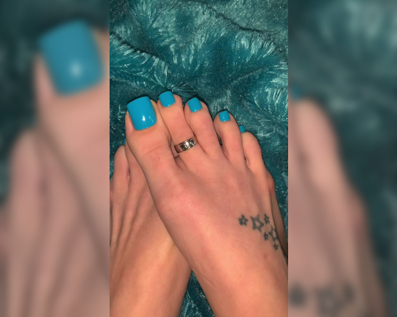 MrandMrs_W aka Mrandmrs_w OnlyFans - Beautifully slender suckable toes it makes my twitch when Mr W puts them in his mouth