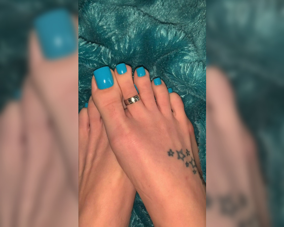 MrandMrs_W aka Mrandmrs_w OnlyFans - Beautifully slender suckable toes it makes my twitch when Mr W puts them in his mouth